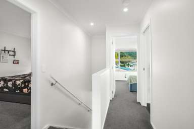12 Ronalds Way_3
