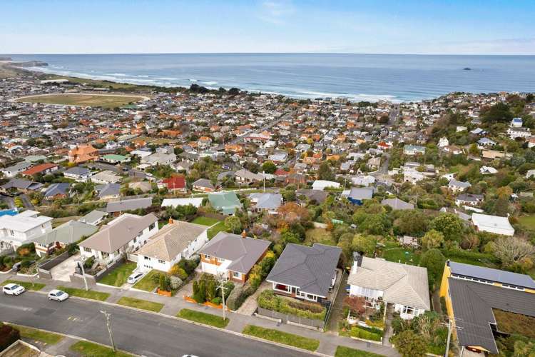 141 Easther Crescent Kew_22