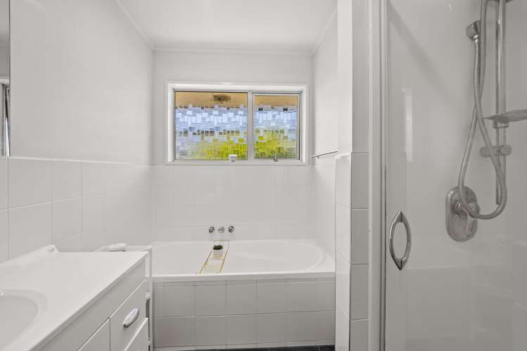 8 Woodham Drive Allenton_14