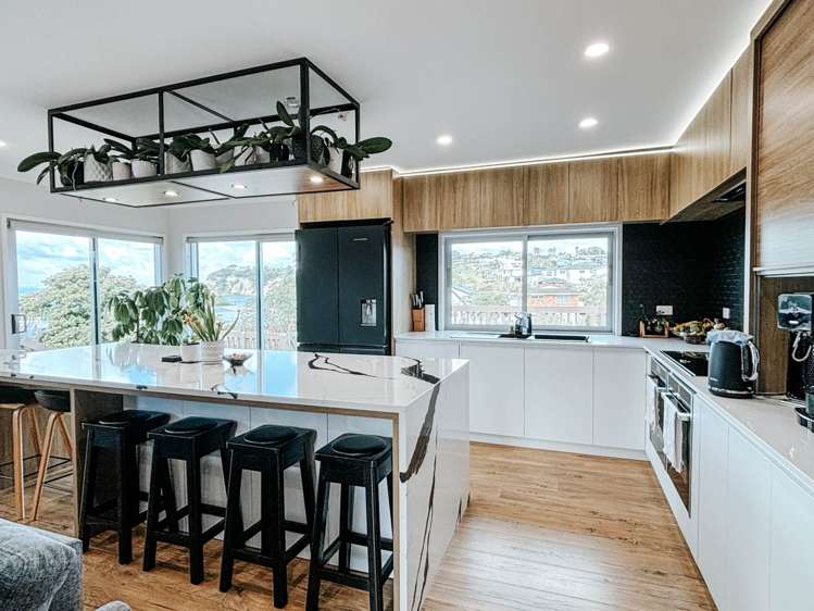 15 Zita Avenue Matakatia Bay_7