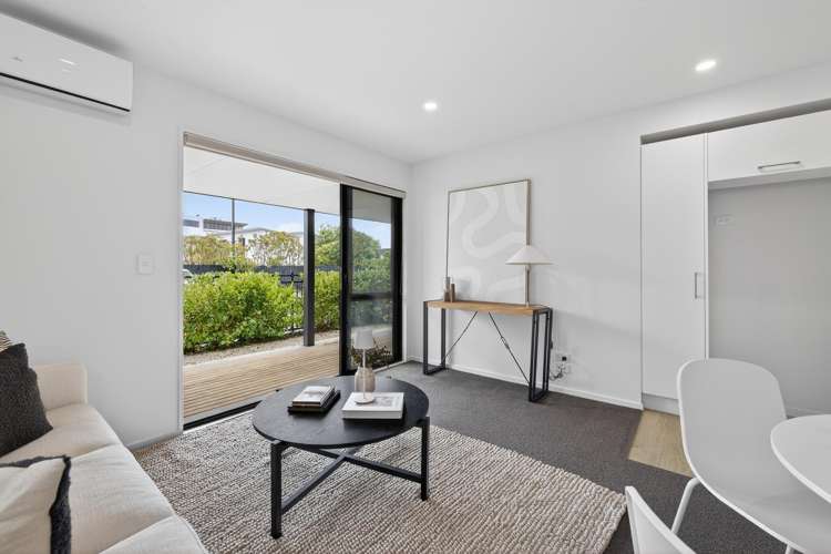 4/142 Leinster Road Merivale_2