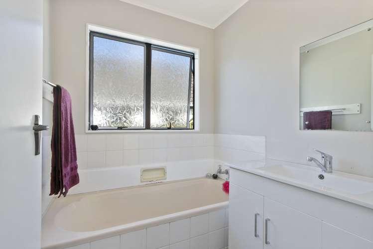 29a Awamutu Grove Waiwhetu_13