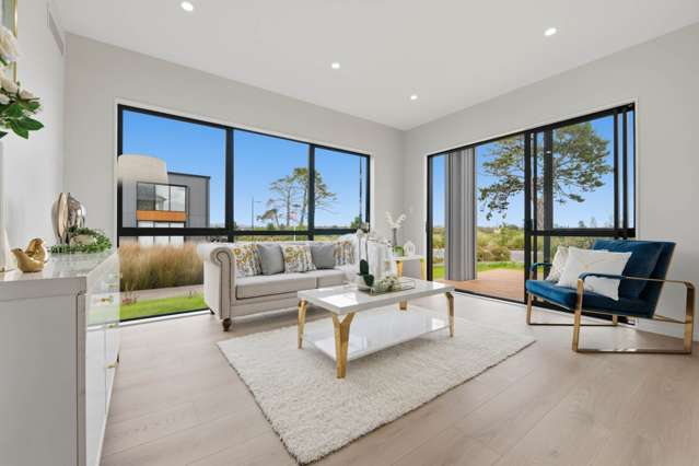 Corner Luxury & Next To Reserve With Water View