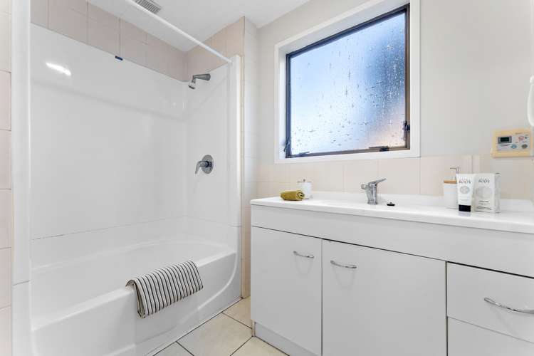 3 Walnut Lane Browns Bay_16