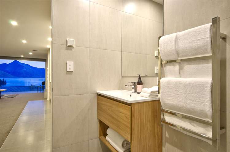 13/60 Hallenstein Street Queenstown_22