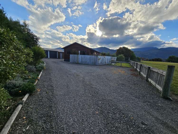 19 Shoreline Place Rarangi_14