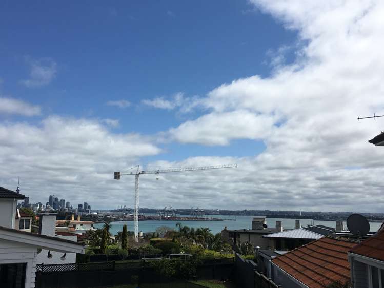 12 Fenton Circus Orakei_10