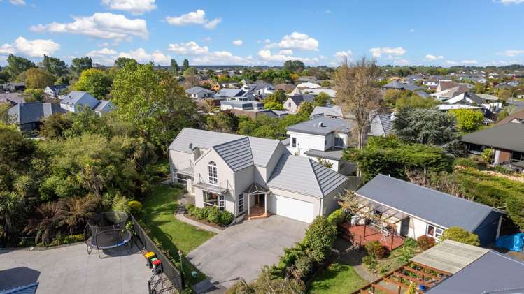 84 Lake Terrace Road Burwood_19