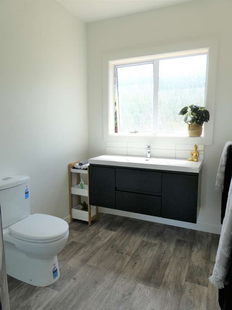 10 Fox Street Cobden_17