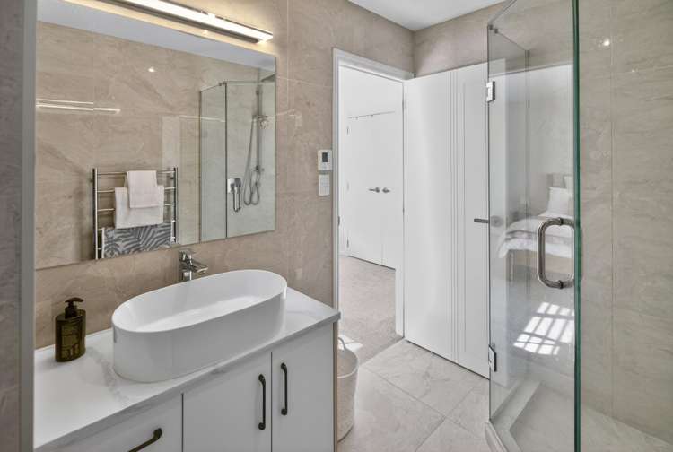 8C Jern Place Eastern Beach_27