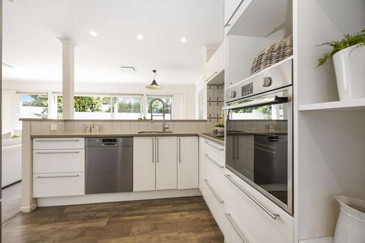 2/19 Seaview Avenue Northcote_6