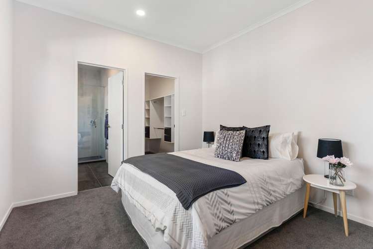 9 and 13 Arahi Road Clevedon_12