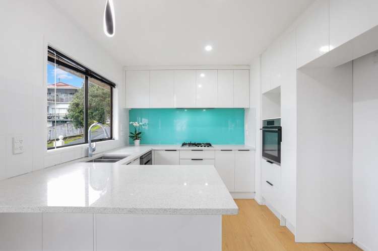 2/59 West Coast Road Glen Eden_6