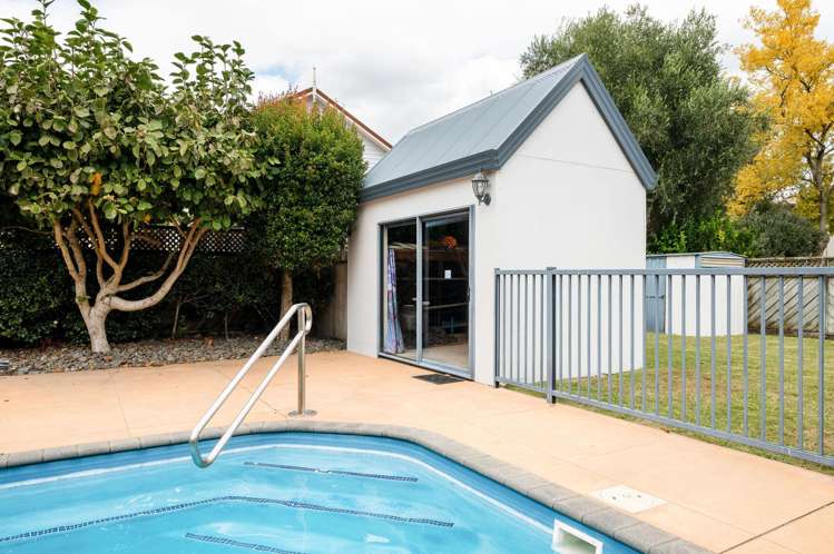 11 Crowden Place Harrowfield_27