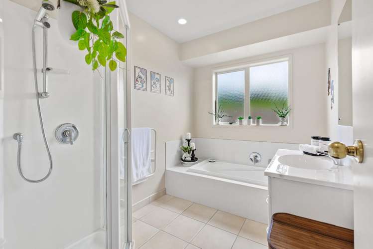 8 Toledo Avenue Henderson Heights_25