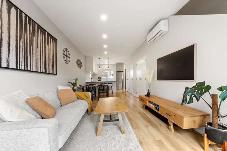 21 Kaimai Avenue Massey_5