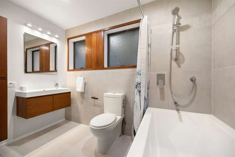 1115 State Highway 16 Waimauku_23