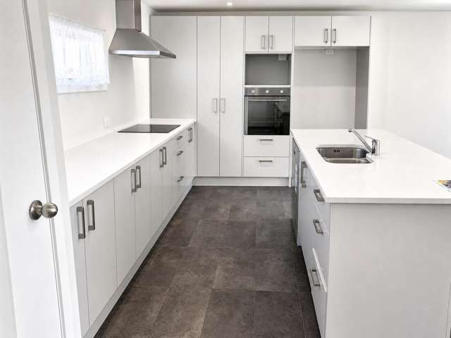 Modern 2 Bed Gem