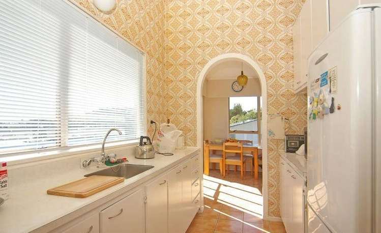 2/90 Allington Road Karori_8