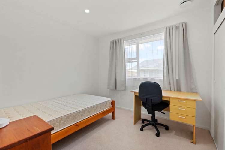 40 Target Road Totara Vale_13