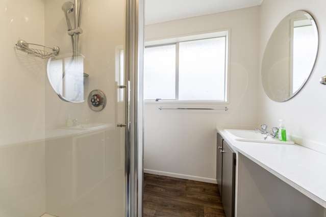 2/164 North Street West End_3