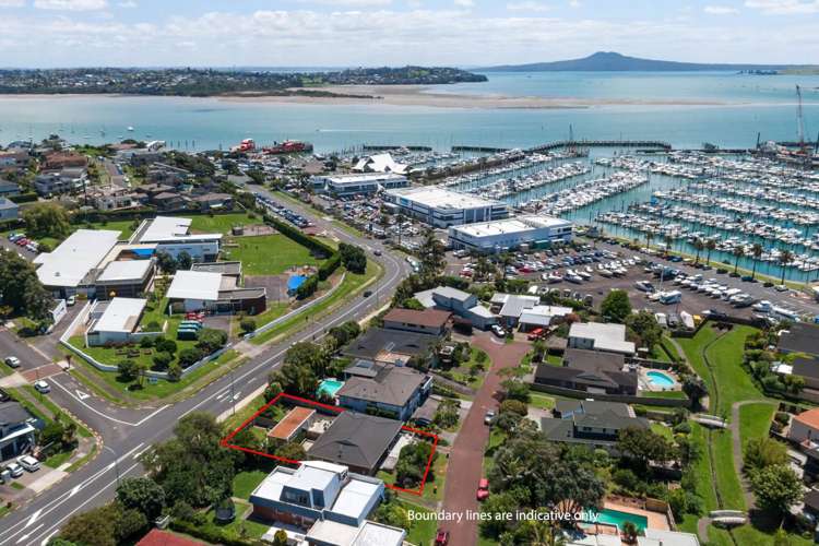 2/6 Poseidon Place Half Moon Bay_1