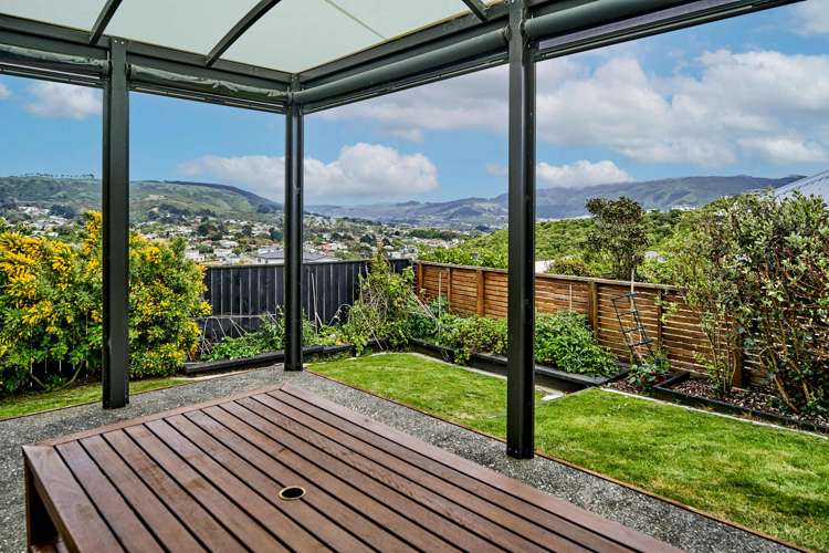 25 Paparoa Crescent Aotea_17