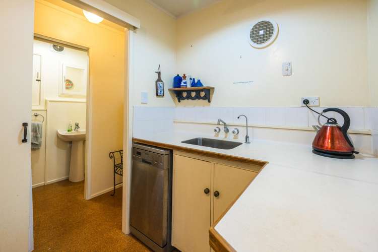 9 Tiri Road Oneroa_14