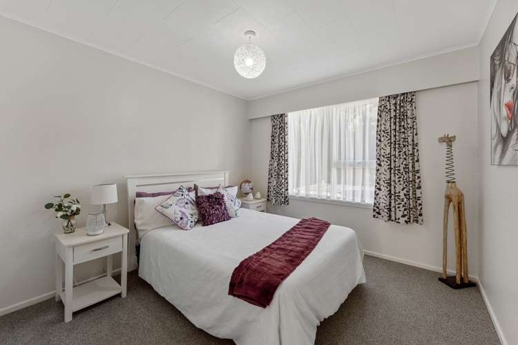 37 Holland Street Wainuiomata_16