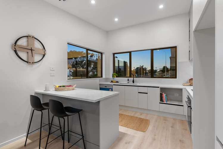 935F Whangaparaoa Road Manly_9