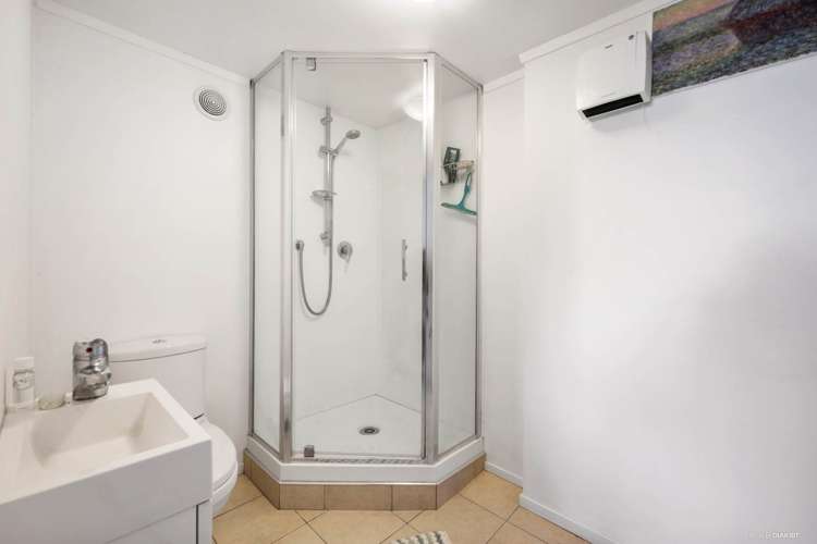 1/10 Heather Place Sunnynook_13