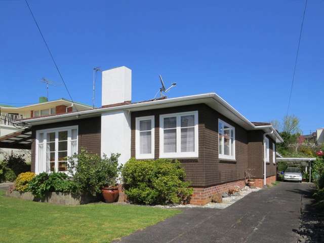 10 Quona Avenue Mount Roskill_1