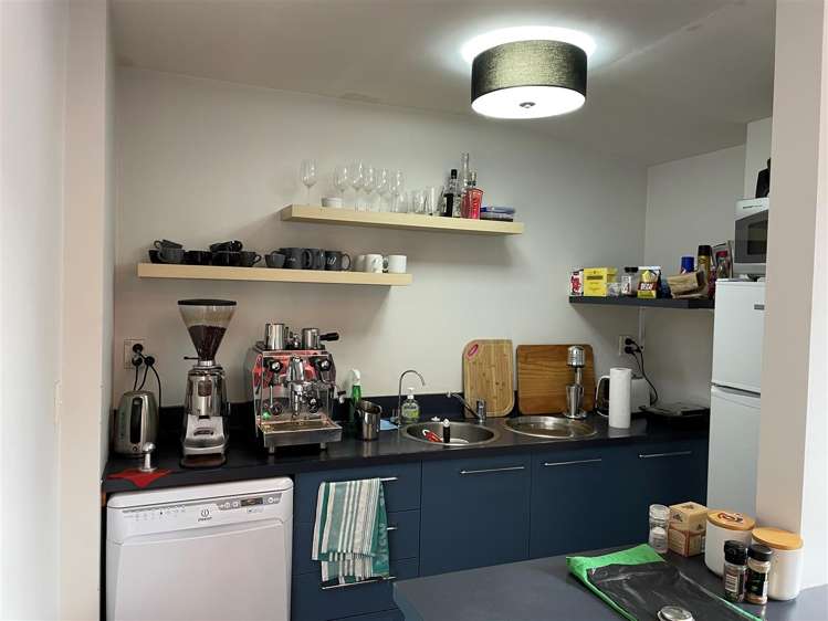 2/12 Allen Street Te Aro_4