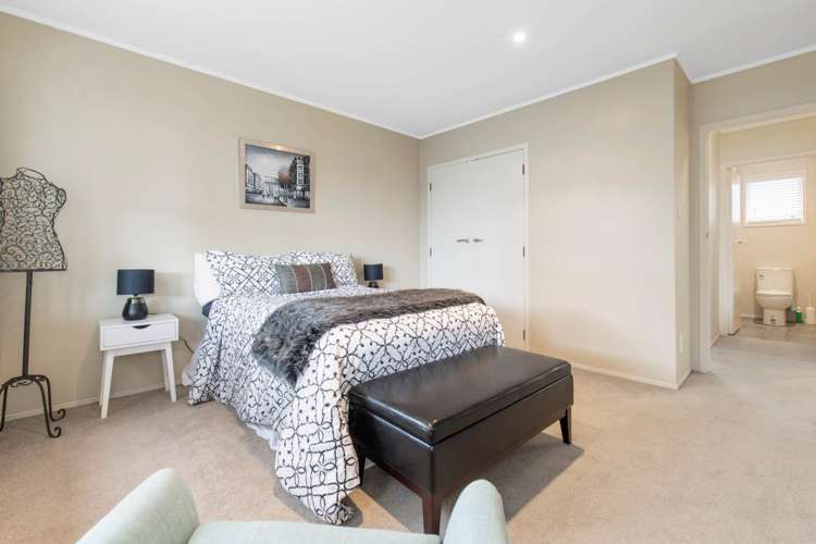 2/2 Pine Terrace Howick_6