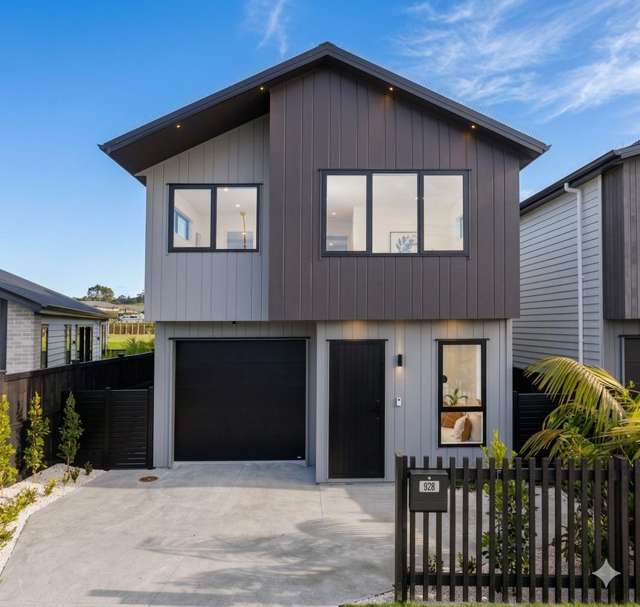 A Standout New Build in a Thriving Community