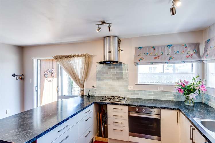 208 Caroline Place Mayfair_16