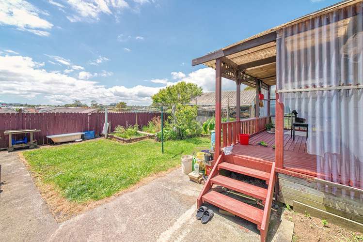 39 Barneys Farm Road Clendon Park_11