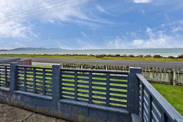 Rare Foreshore opportunity in Colac Bay