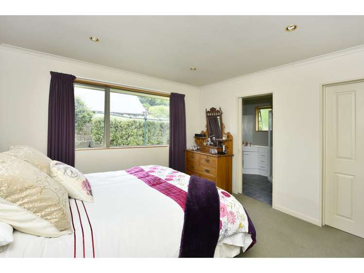 1 Hillplough Heights Richmond_13