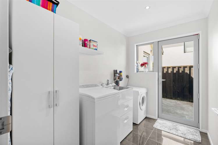 6 Lakebridge Place Parklands_15