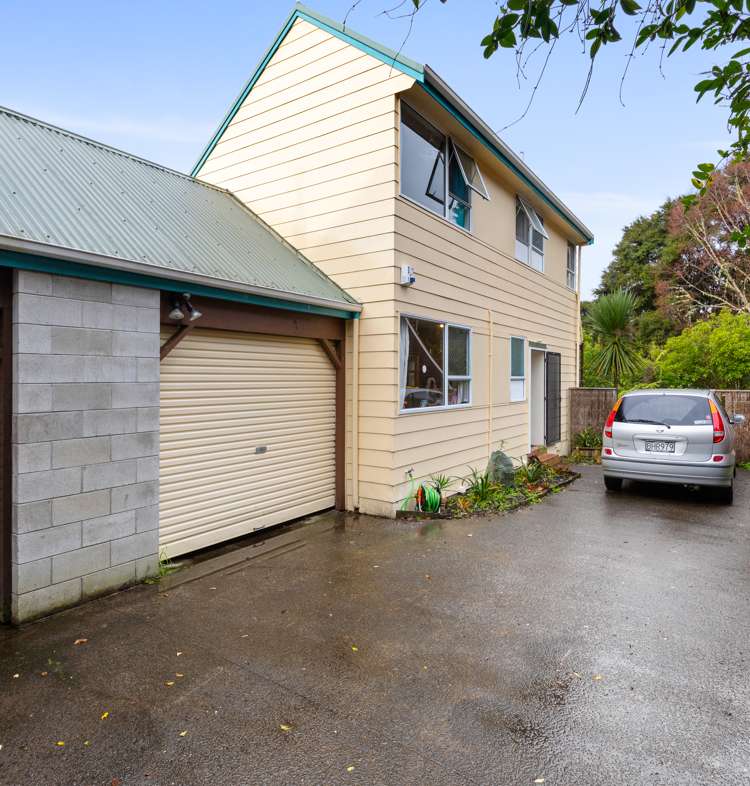 2/5 Karapiti Place Glen Eden_8