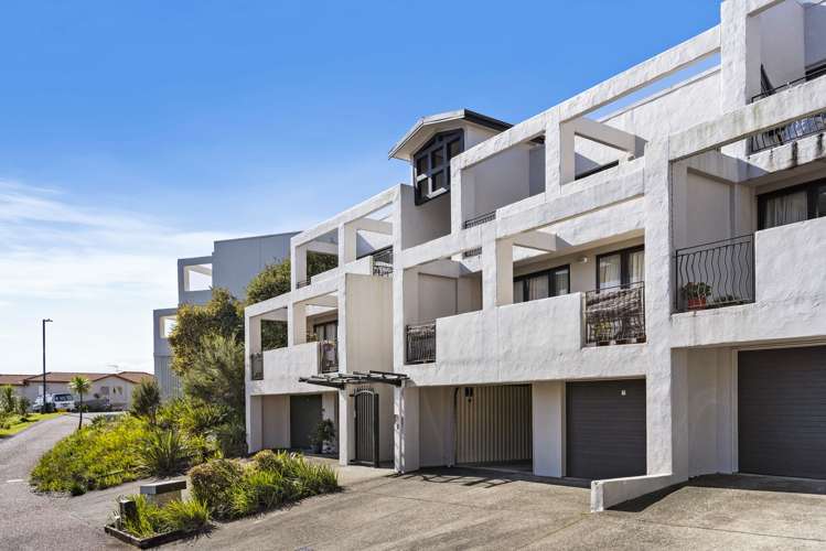 20/8 Monte Cassino Place Birkdale_6