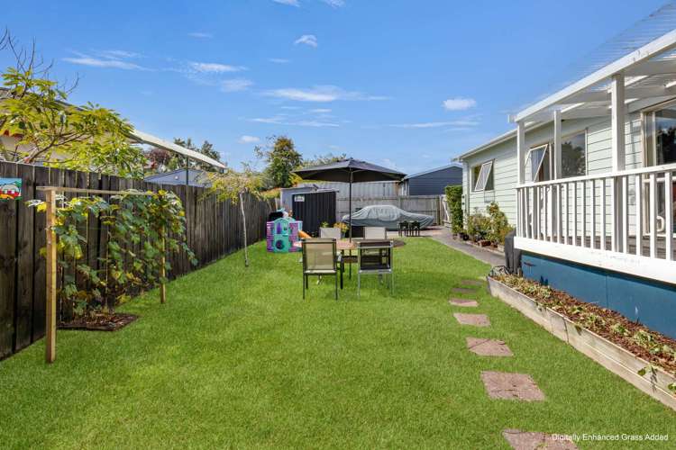2/137 Awaroa Road Helensville_18