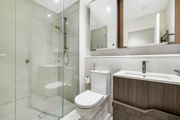 2401/10 Commerce Street Auckland Central_18