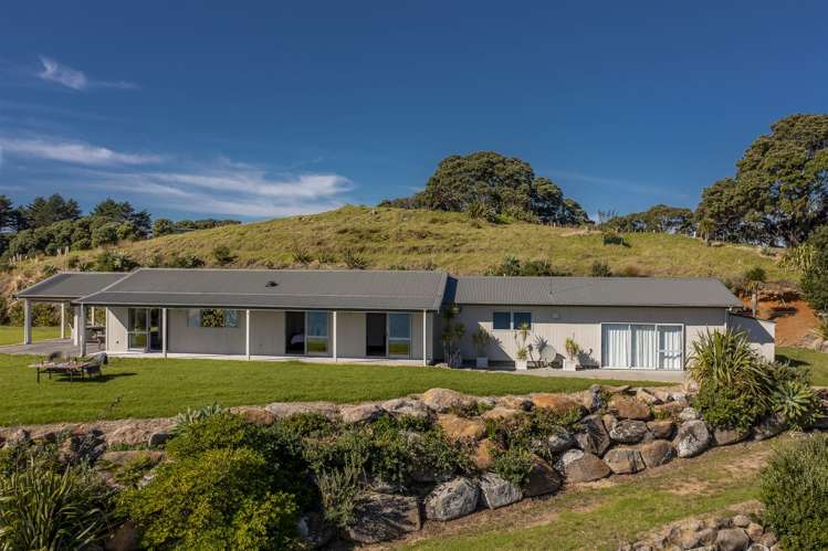 191b Pacific Ocean Slipper Island (Whakahau)_10