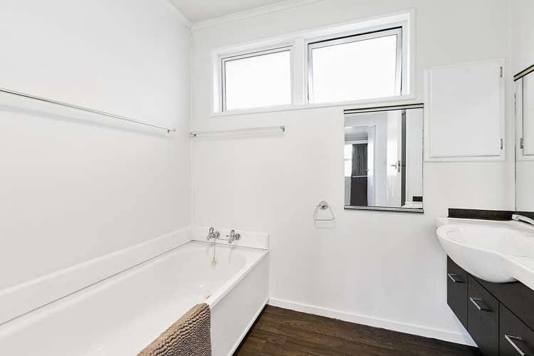 34 Lloyd Street Parkvale_9