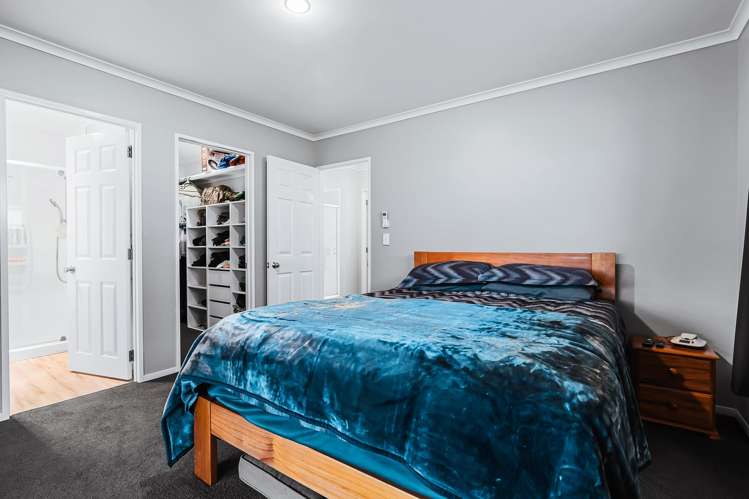 8 De La Mare Drive Leamington_13