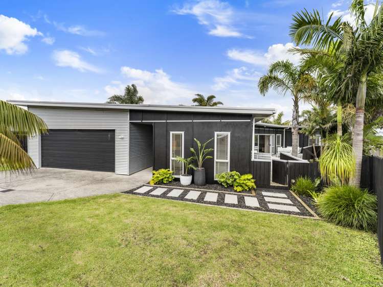 60 Intrepid Crescent Beachlands_4