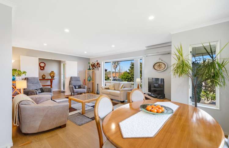 11 Gillett Place Botany Downs_8