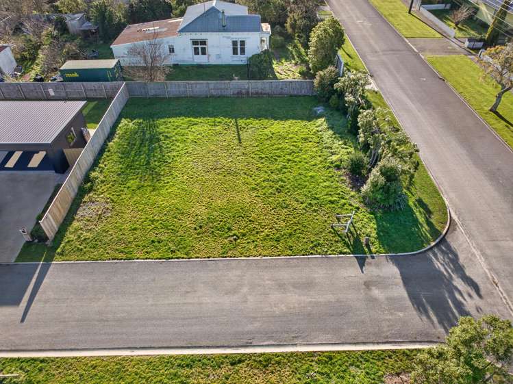 2 and 2A Macrocarpa Lane_4
